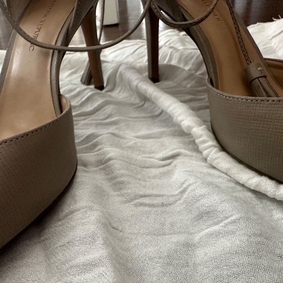 Banana Republic Madi Ankle Wrap High Heels in Grey Taupe - Picture 4 of 7